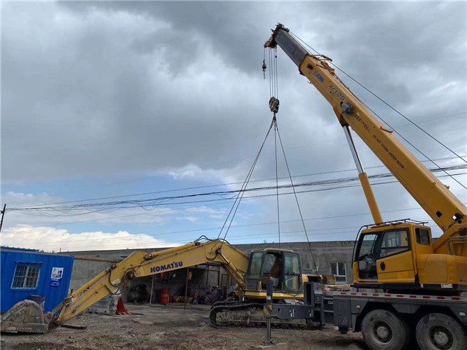 石渠县25吨吊车的工作半径是多少？